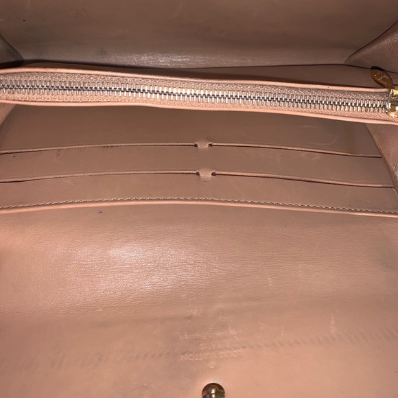 AUTHENTICATED Louis Vuitton long wallet - Picture 12 of 16